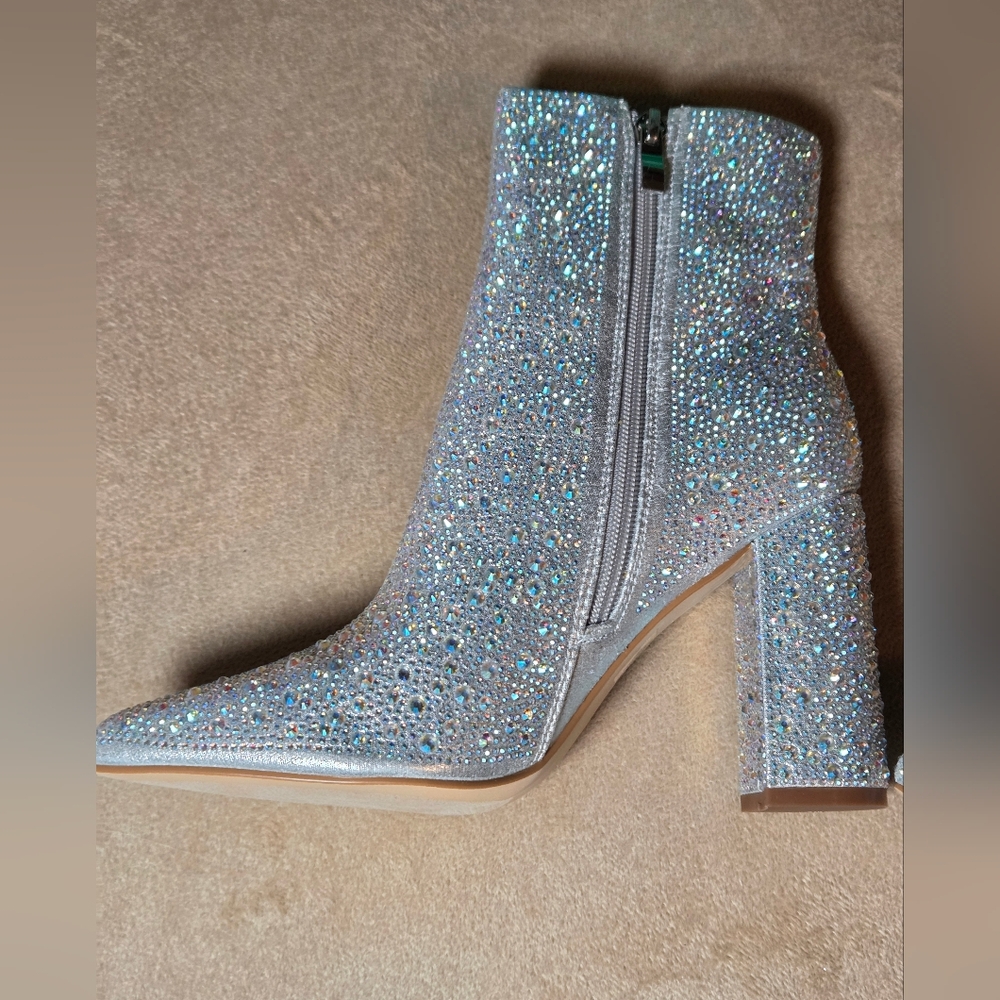 Lauren Lorraine "Jam" Silver Rhinestone Ankle Boots Size 6.5 NEW IN BOX - Picture 13 of 15